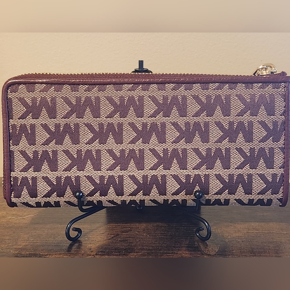 MICHAEL KORS WALLET - Picture 4 of 5